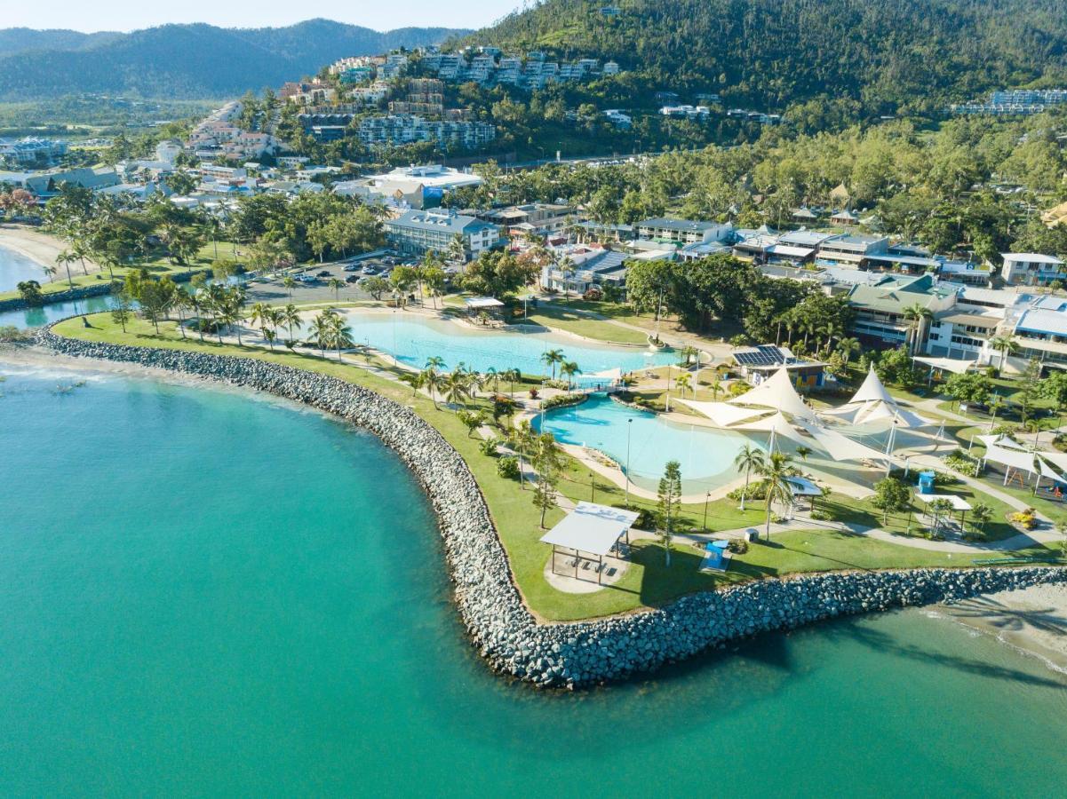 Airlie Sun & Sand Accommodation #5 Еърли Бийч Екстериор снимка
