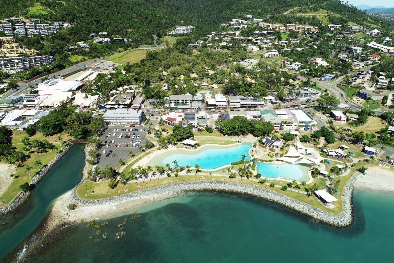 Airlie Sun & Sand Accommodation #5 Еърли Бийч Екстериор снимка